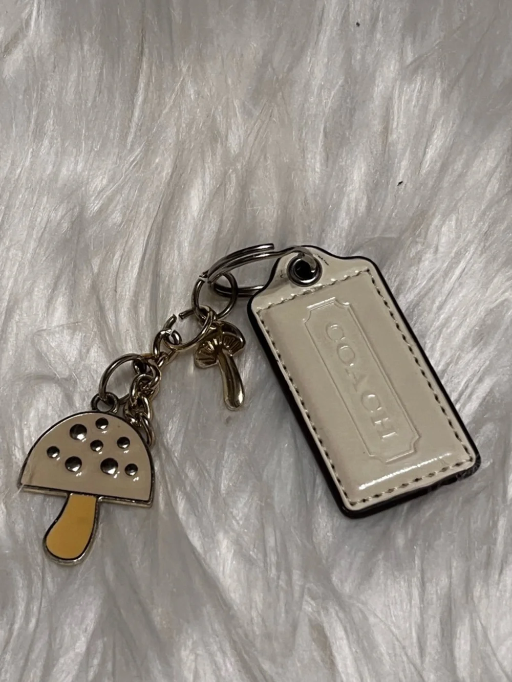 Coach Cream Leather Tag  unbranded Key Ring with Gold Mushroom Charms